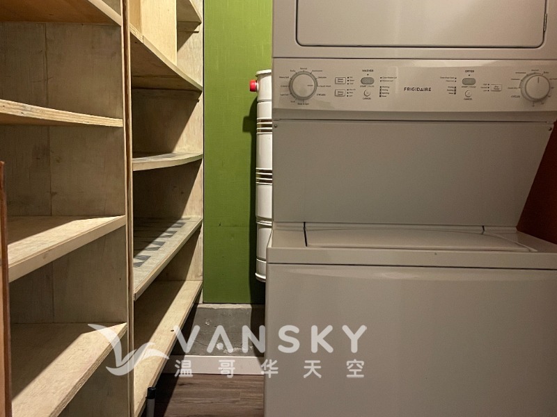 250925213934_Laundry room.jpg